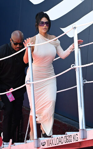 Kim Kardashian Nude Photos photo 170