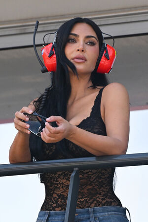 Kim Kardashian Nude Photos photo 179