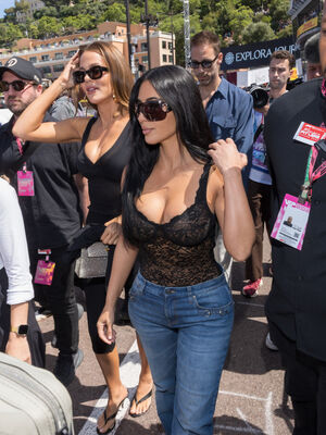 Kim Kardashian Nude Photos photo 189