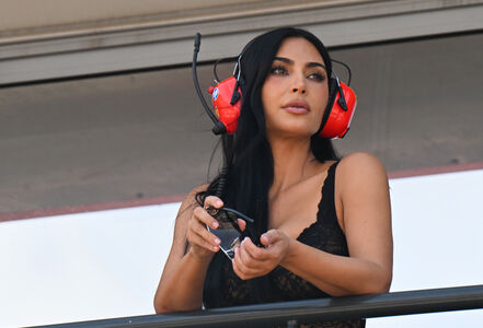 Kim Kardashian Nude Photos photo 193