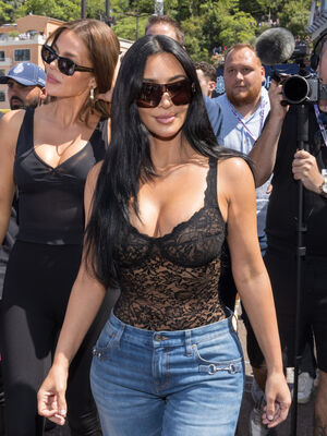 Kim Kardashian Nude Photos photo 195