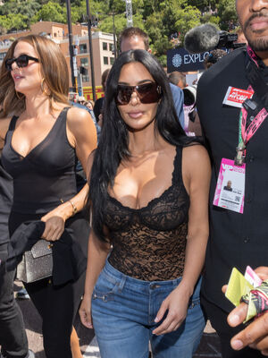 Kim Kardashian Nude Photos photo 197