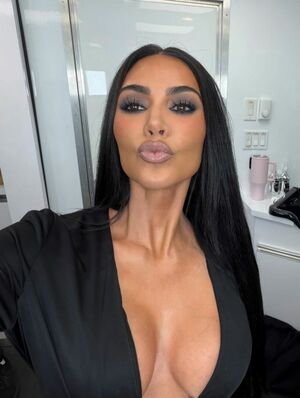 Kim Kardashian Nude Photos photo 220