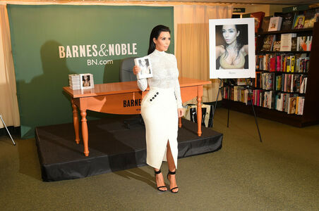 Kim Kardashian Nude Photos photo 252