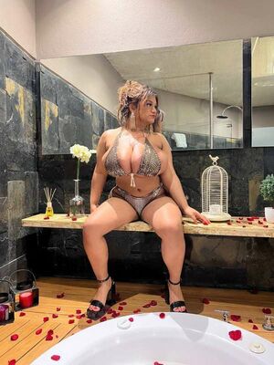 Angiefoxxylove Nude Photos photo 159