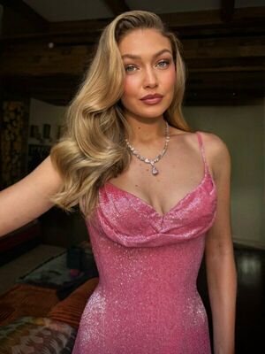 Aaliyahhadid Nude Photos photo 1