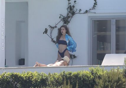 Aaliyahhadid Nude Photos photo 132