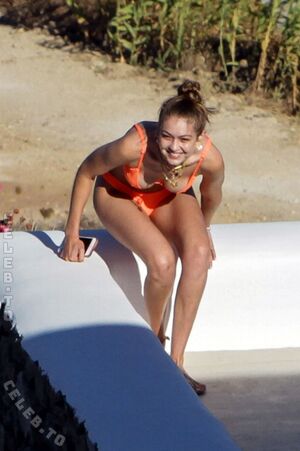 Aaliyahhadid Nude Photos photo 159