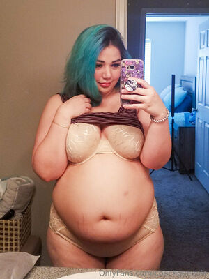 Couchqueenie Nude Photos photo 94