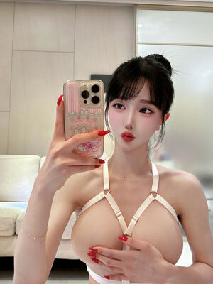 Yunjini Nude Photos photo 95