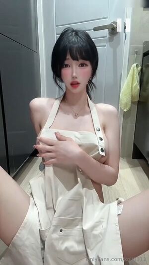Yunjini Nude Photos photo 152
