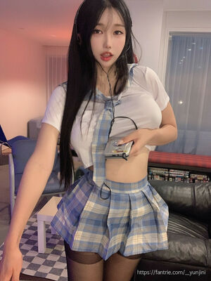 Yunjini Nude Photos photo 195