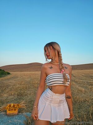 AveryMia Nude Photos photo 67
