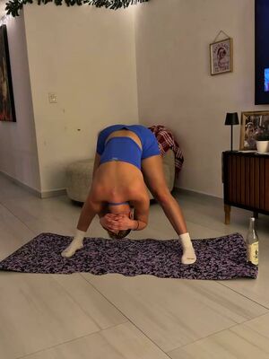 Hanna Marnere Nude Photos photo 2