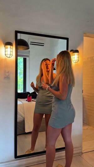 Hanna Marnere Nude Photos photo 40
