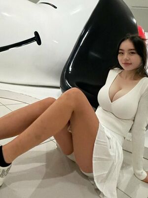 Yumi Eto Nude Photos photo 17