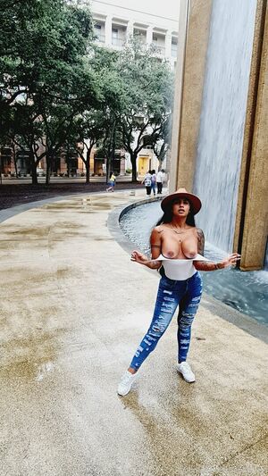 Sofia Leon Nude Photos photo 16