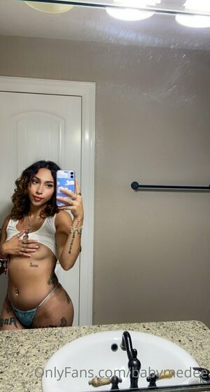 BabyMedee Nude Photos photo 21