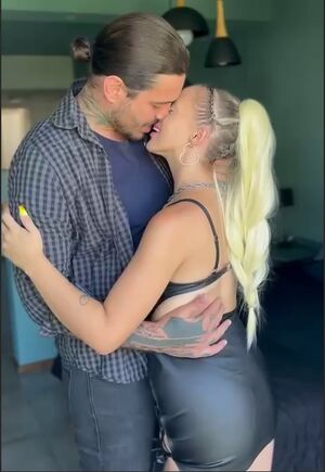 Giovana Grecco Nude Photos photo 5
