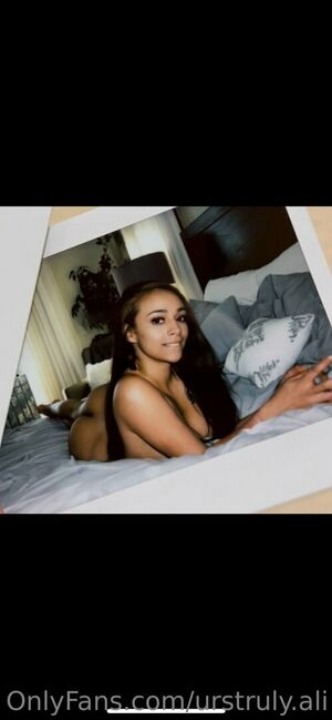 Urstrvly Nude Photos photo 13
