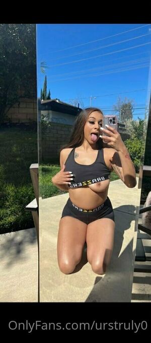 Urstrvly Nude Photos photo 47