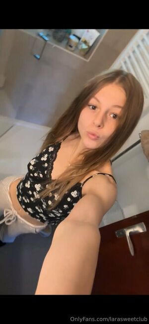 Larasweetclub Nude Photos photo 15