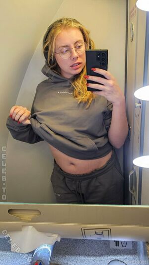 CosmicKitti Nude Photos photo 10