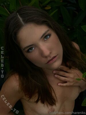 Hareniks Nude Photos photo 6