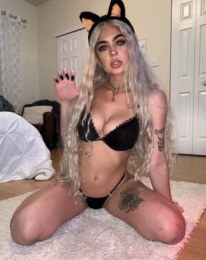 Almondmilkhunni Nude Photos photo 2