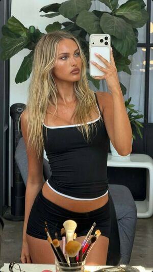 Summer Hart Nude Photos photo 15