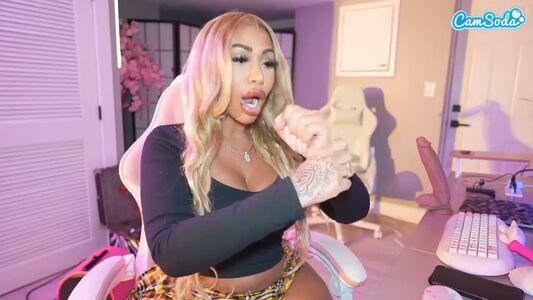 Katt Leya Nude Photos photo 15