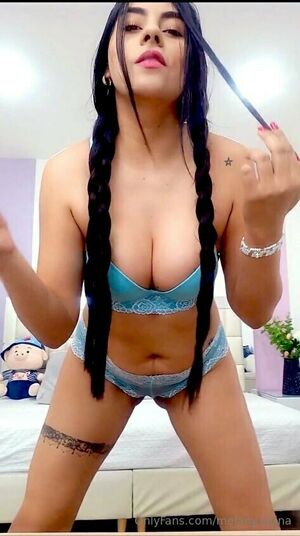 Melany Latina Nude Photos photo 15