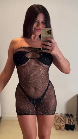 Fabiane Thompson Nude Photos photo 2