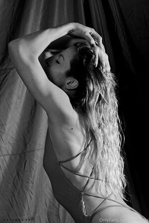 LoraCr0ss Nude Photos photo 67