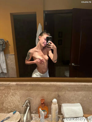Realkatelynx Nude Photos photo 11