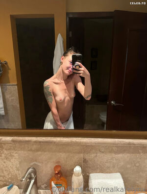 Realkatelynx Nude Photos photo 17