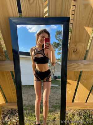 Realkatelynx Nude Photos photo 28