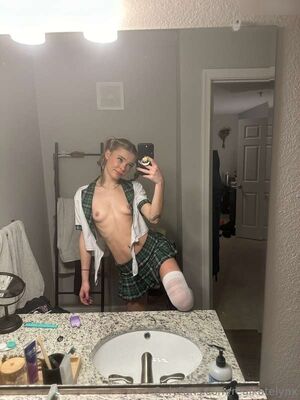 Realkatelynx Nude Photos photo 79