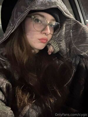 Icygic Nude Photos photo 11