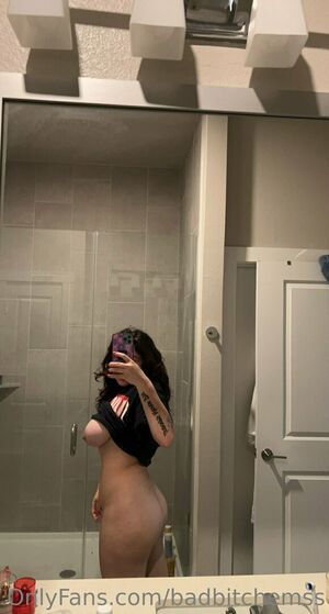 Badbitchemss Nude Photos photo 58