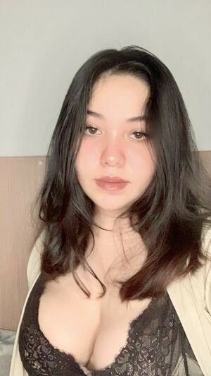 Chizzcakeee Nude Photos photo 9