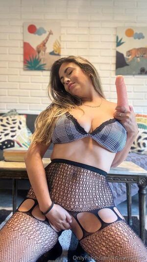 Luciemomma Nude Photos photo 2