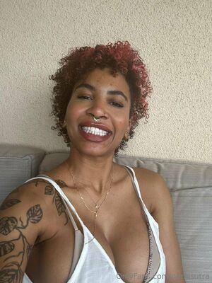 Demi Sutra Nude Photos photo 229