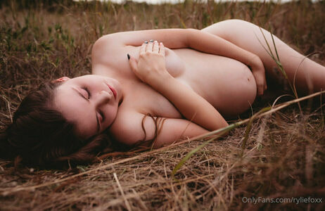 Ryliefoxx Nude Photos photo 175