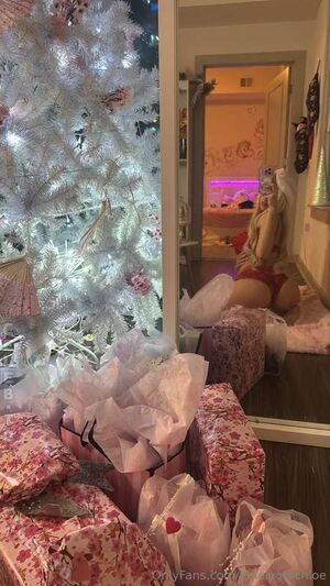 Chloe Yummy Nude Photos photo 23