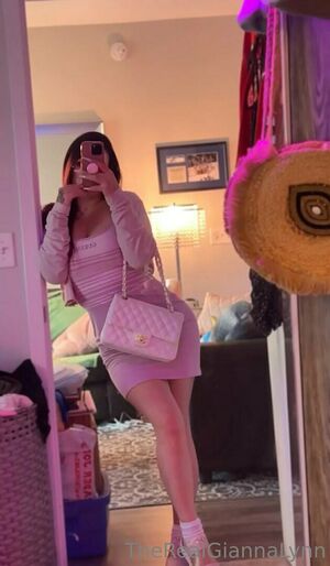 Therealgiannalynn Nude Photos photo 37