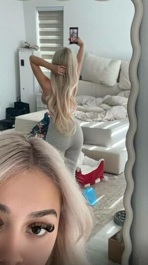 Britneyyyofficial Nude Photos photo 34