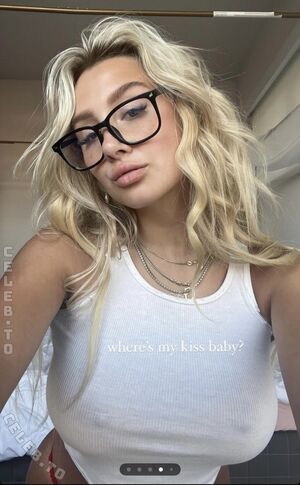 XOMorris Nude Photos photo 6