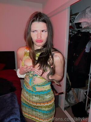 Allyken Nude Photos photo 5