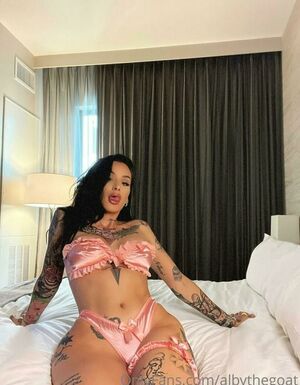 Alby Rydes Nude Photos photo 6